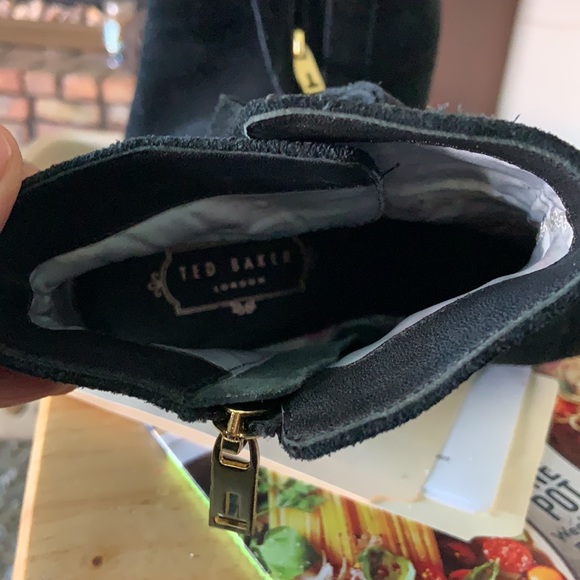 Ted Baker CURSTEN suede, black booties with bow - Picture 4 of 4